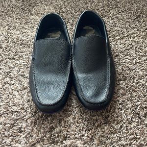 Black loafers in GUC!
